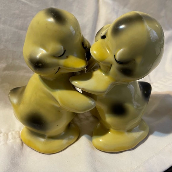 Vintage Van Tellingen salt and pepper duck shakers designed by Ruth Van Telling - Picture 6 of 7